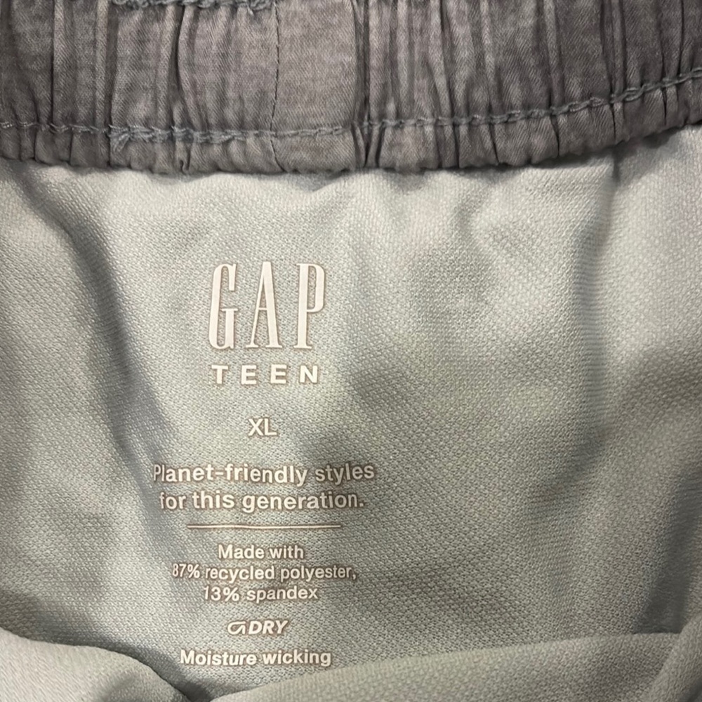 Gap Teen 2 pocket lined Gray Shorts (size XL) - Picture 3 of 4